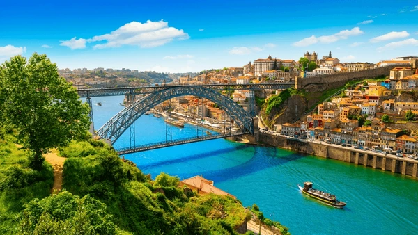 The Best of Spain & Portugal: Madrid, Seville, Albufeira & Lisbon – 8 Nights