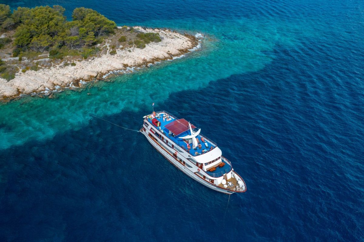 Croatian Coast Explorer: Adriatic Cruise