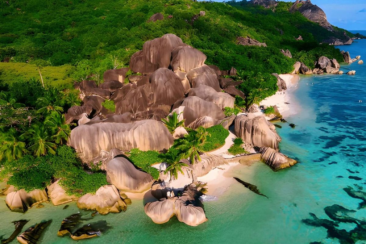 Qatar & Seychelles Holidays