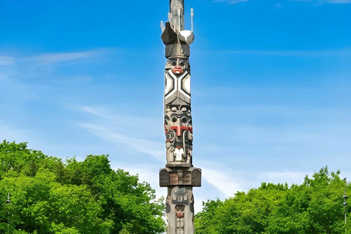 Canadian Rockies & Vancouver – 10 Nights of Mountain & City Adventures
