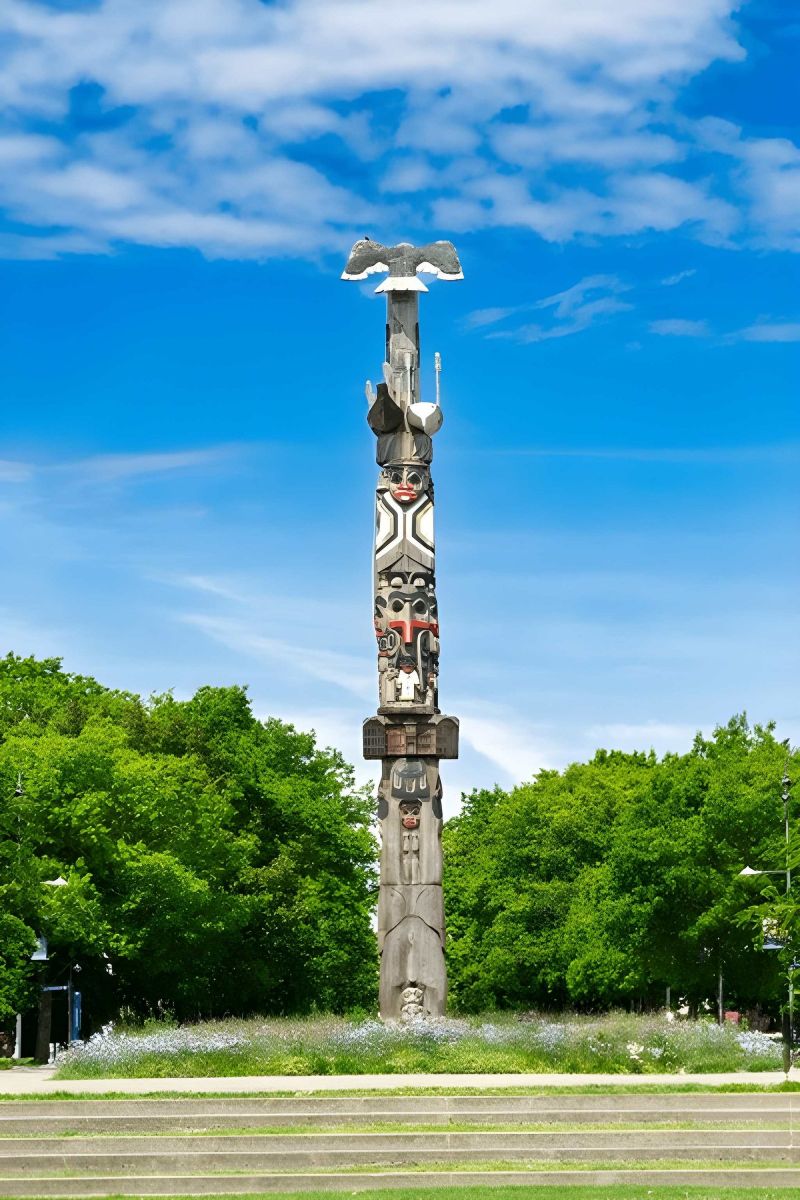 Canadian Rockies & Vancouver – 10 Nights of Mountain & City Adventures