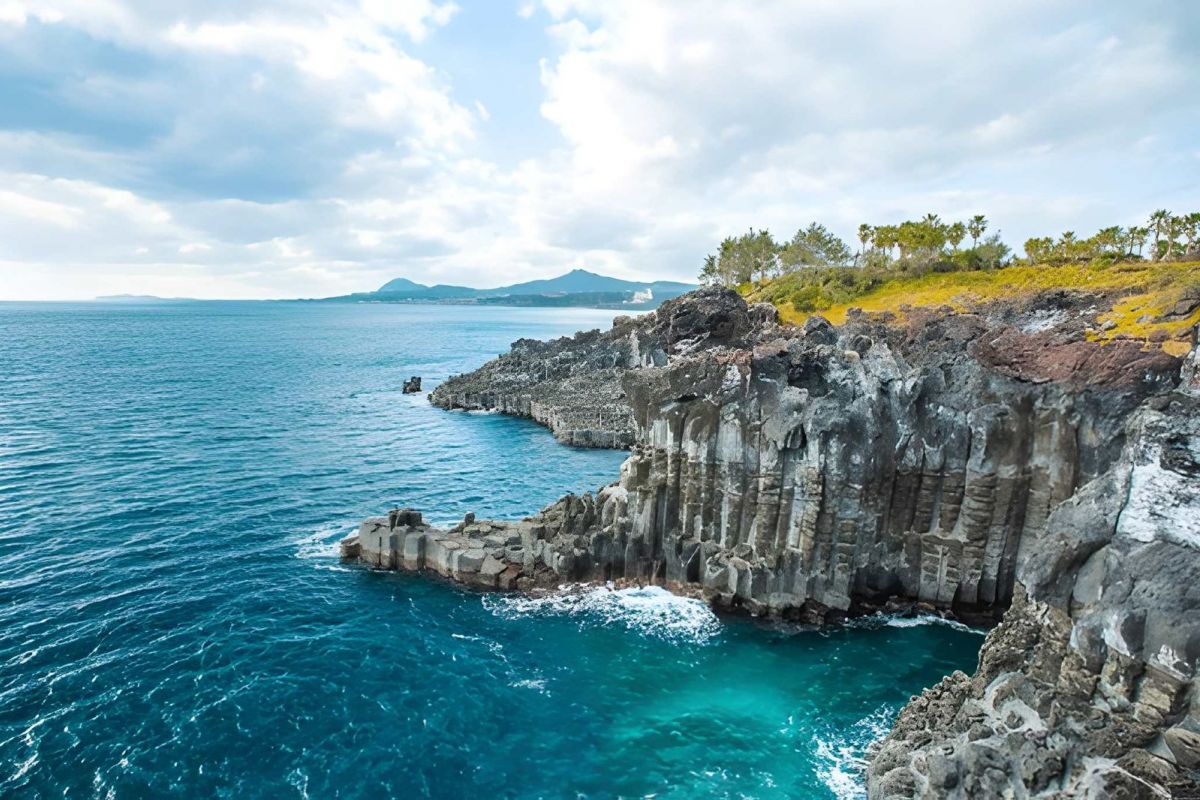 South Korea Adventure: Seoul & Jeju Island Getaway – 7 Nights