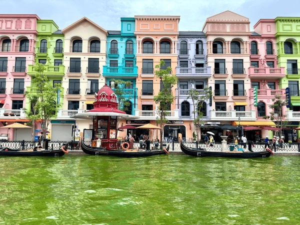 Hanoi Holiday