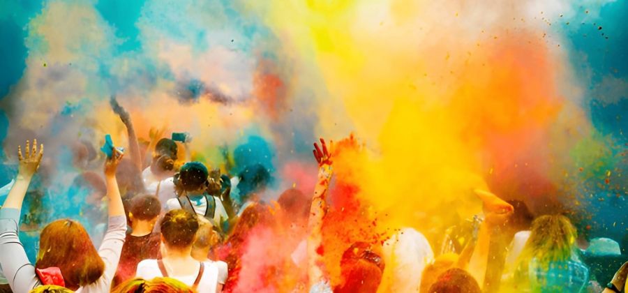 Experience India's Golden Triangle & Holi Festival – 8 Nights